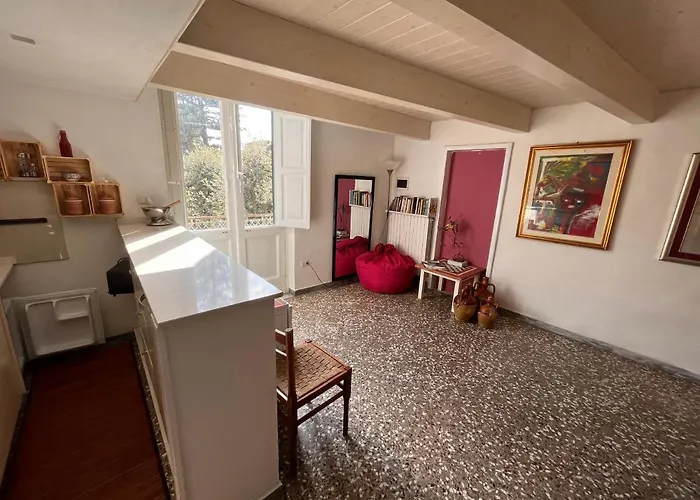 Elia House Лечче